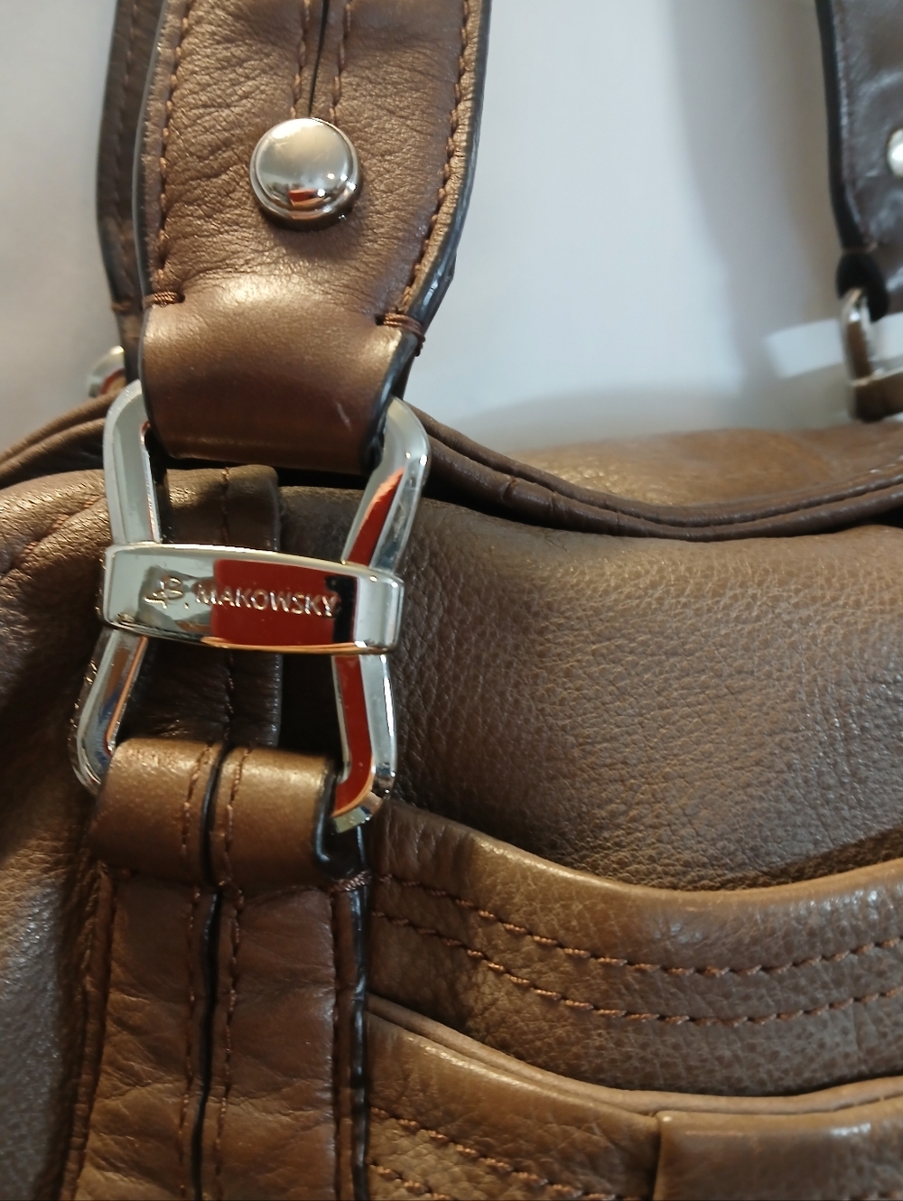 B Makowsky Classic Brown Leather Shoulder Bag - Women's Handbag - Picture 3 of 7